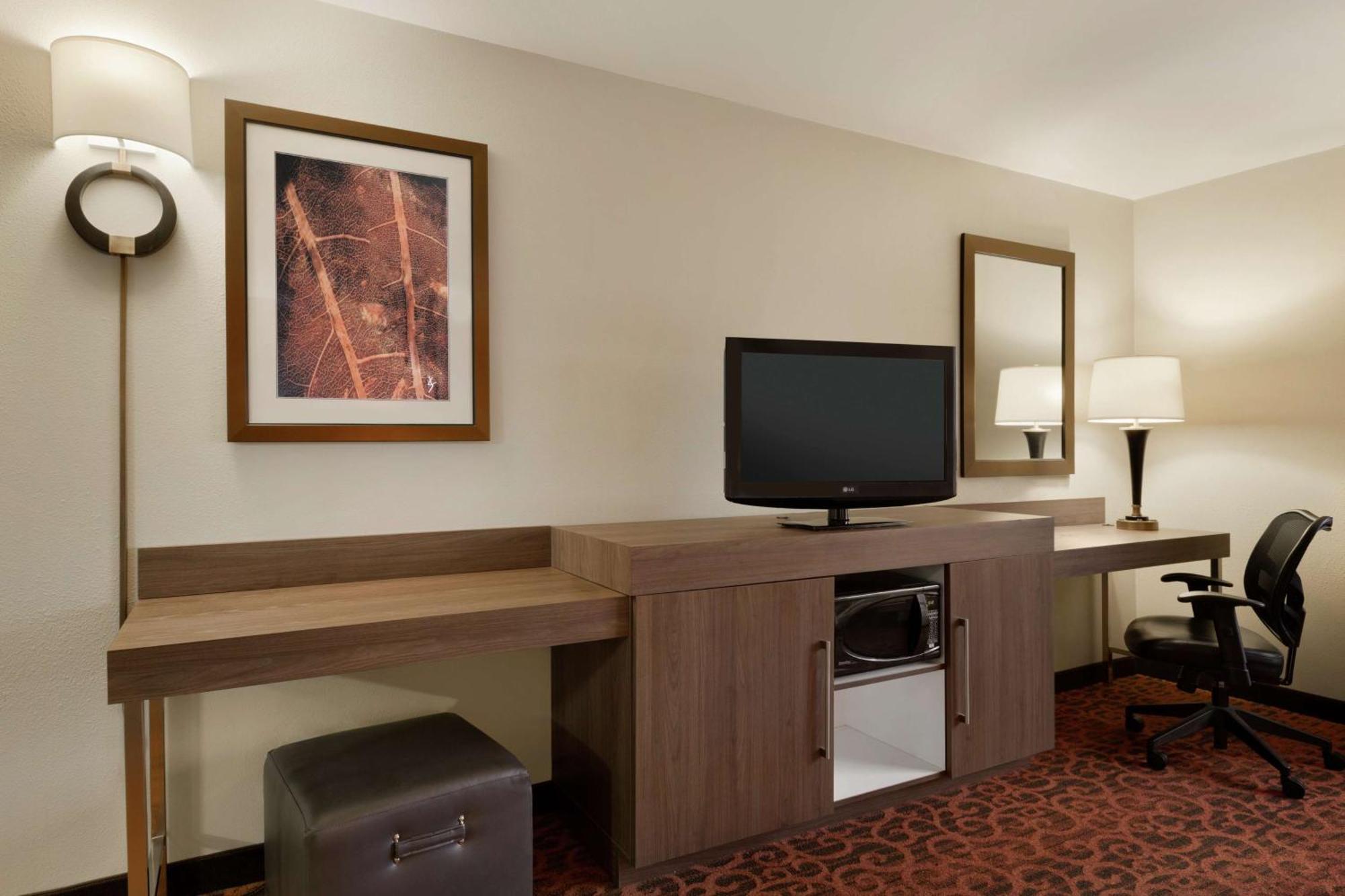 Hampton Wichita Falls-sikes Senter Mall Hotel 3*